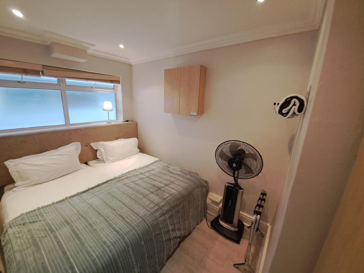 3 Bedroom Sea Facing Family Apartment Cape Town Moullie Point 外观 照片