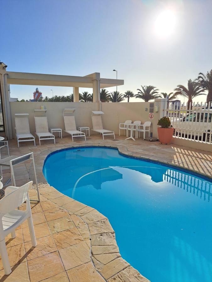 3 Bedroom Sea Facing Family Apartment Cape Town Moullie Point 外观 照片