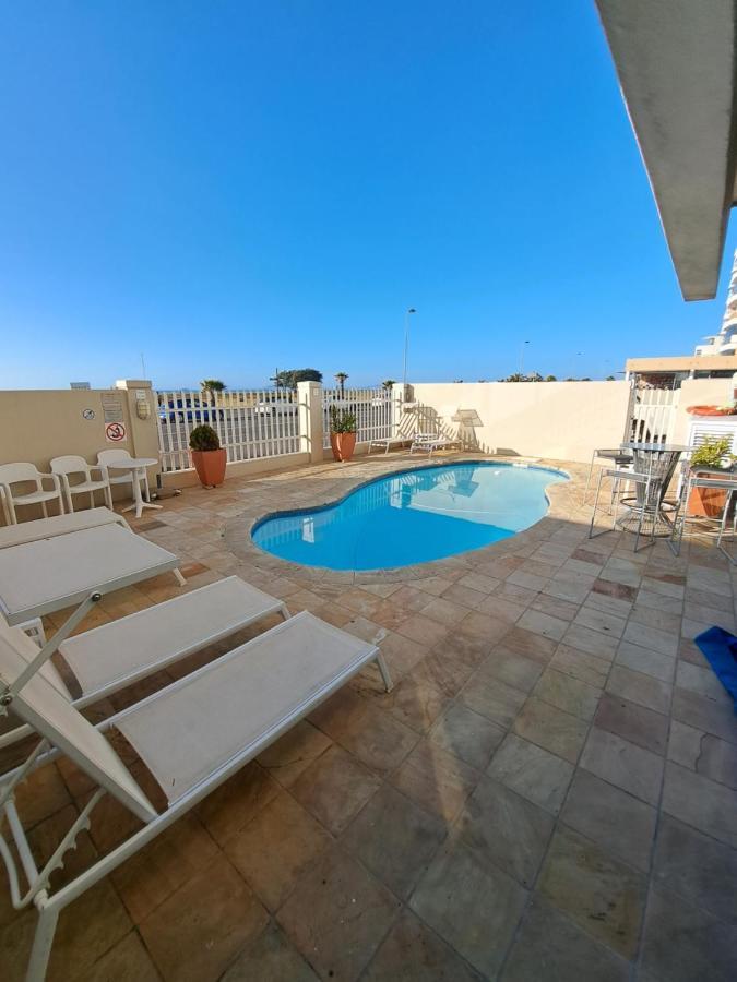 3 Bedroom Sea Facing Family Apartment Cape Town Moullie Point 外观 照片