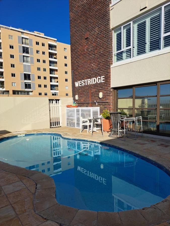 3 Bedroom Sea Facing Family Apartment Cape Town Moullie Point 外观 照片